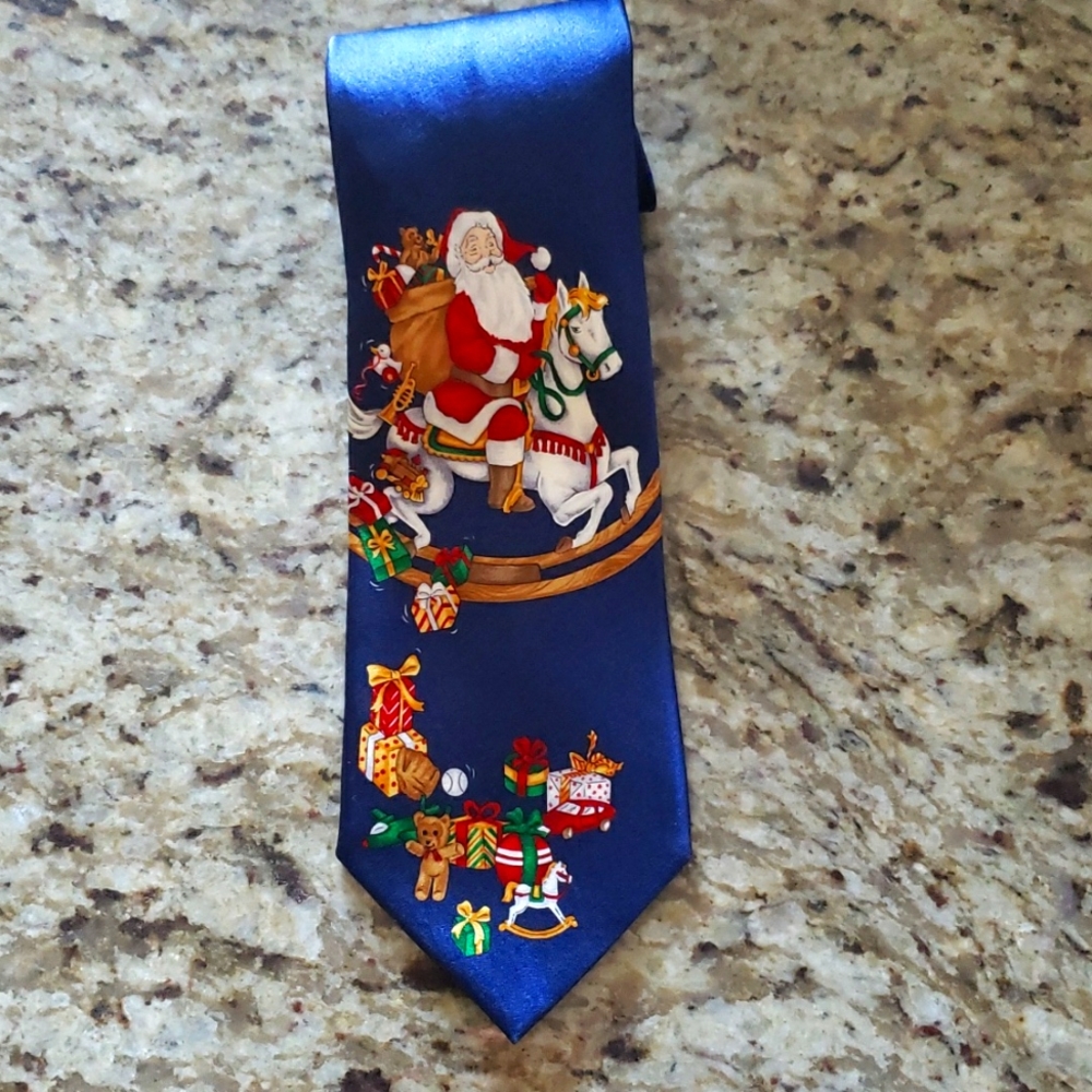 Holt Renfrew 100% SILK tie